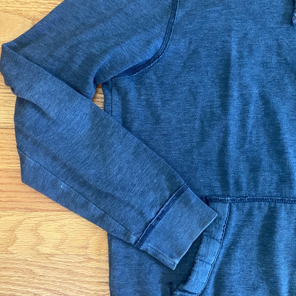 Hollister Hoodie Adult Medium Gray Sweatshirt Front Pocket Drawstring Distressed - Picture 6 of 8